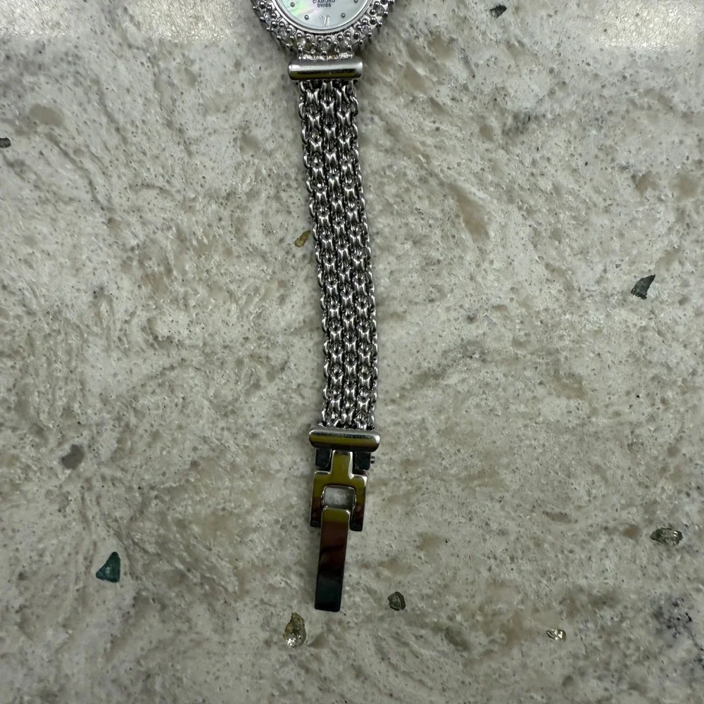 Pre- Owned women's Vintage Anne Klein Crystal face stainess steel‎ wristwatch